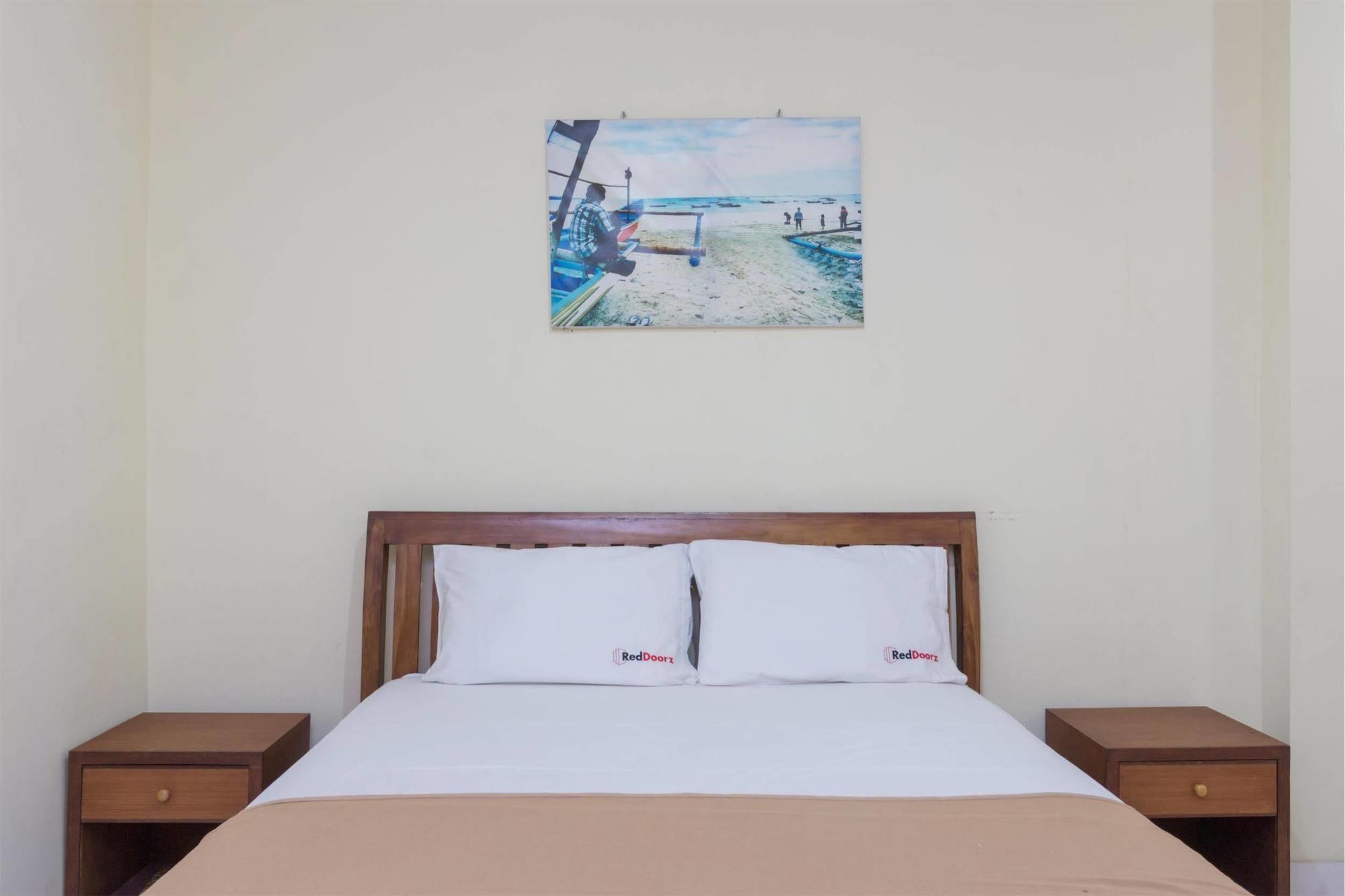 Reddoorz @ Petitenget Street Seminyak  Ngoại thất bức ảnh